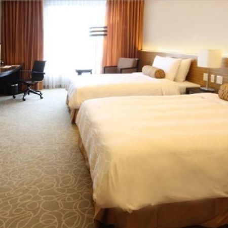The Bellevue Manila Hotell Muntinlupa City Exteriör bild
