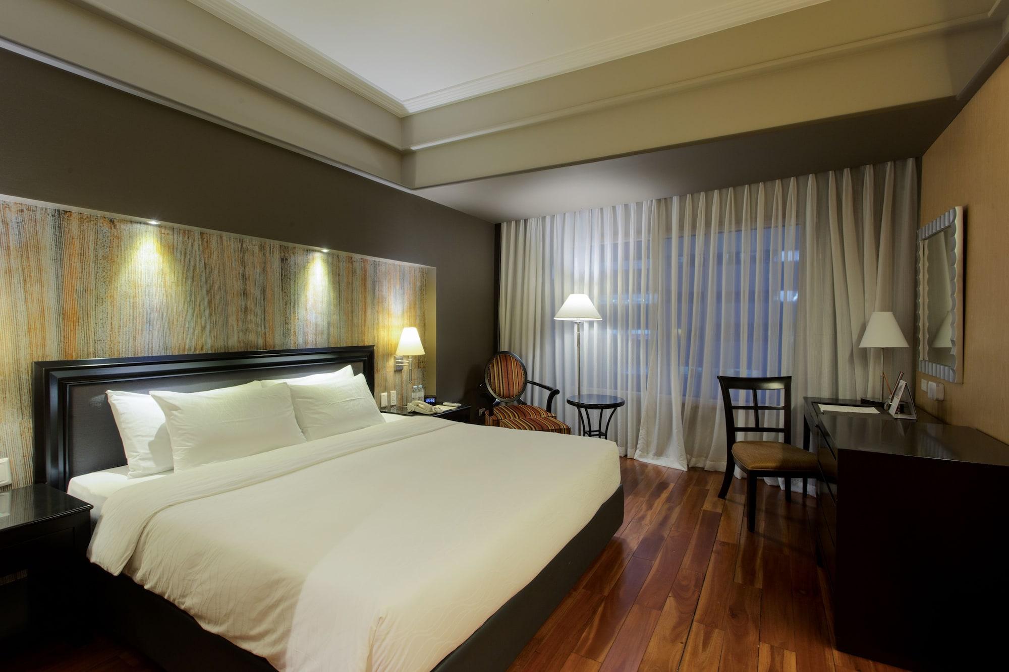 The Bellevue Manila Hotell Muntinlupa City Exteriör bild