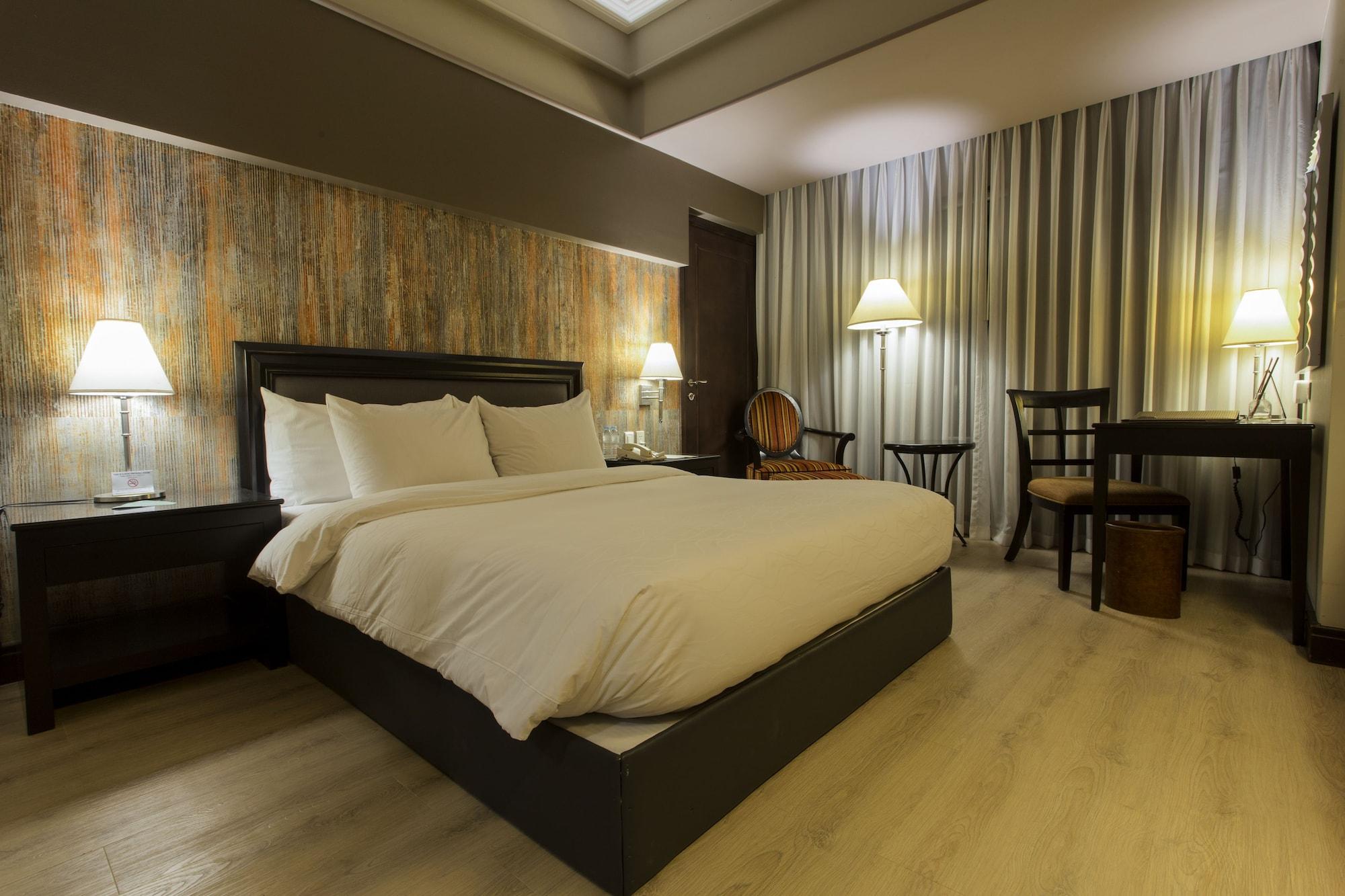 The Bellevue Manila Hotell Muntinlupa City Exteriör bild