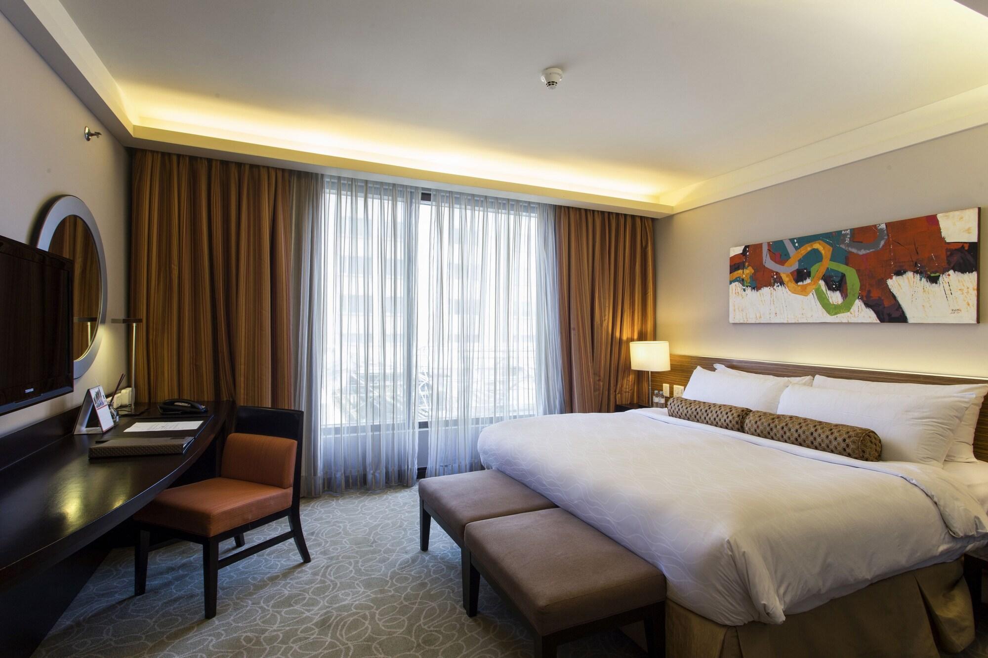 The Bellevue Manila Hotell Muntinlupa City Exteriör bild