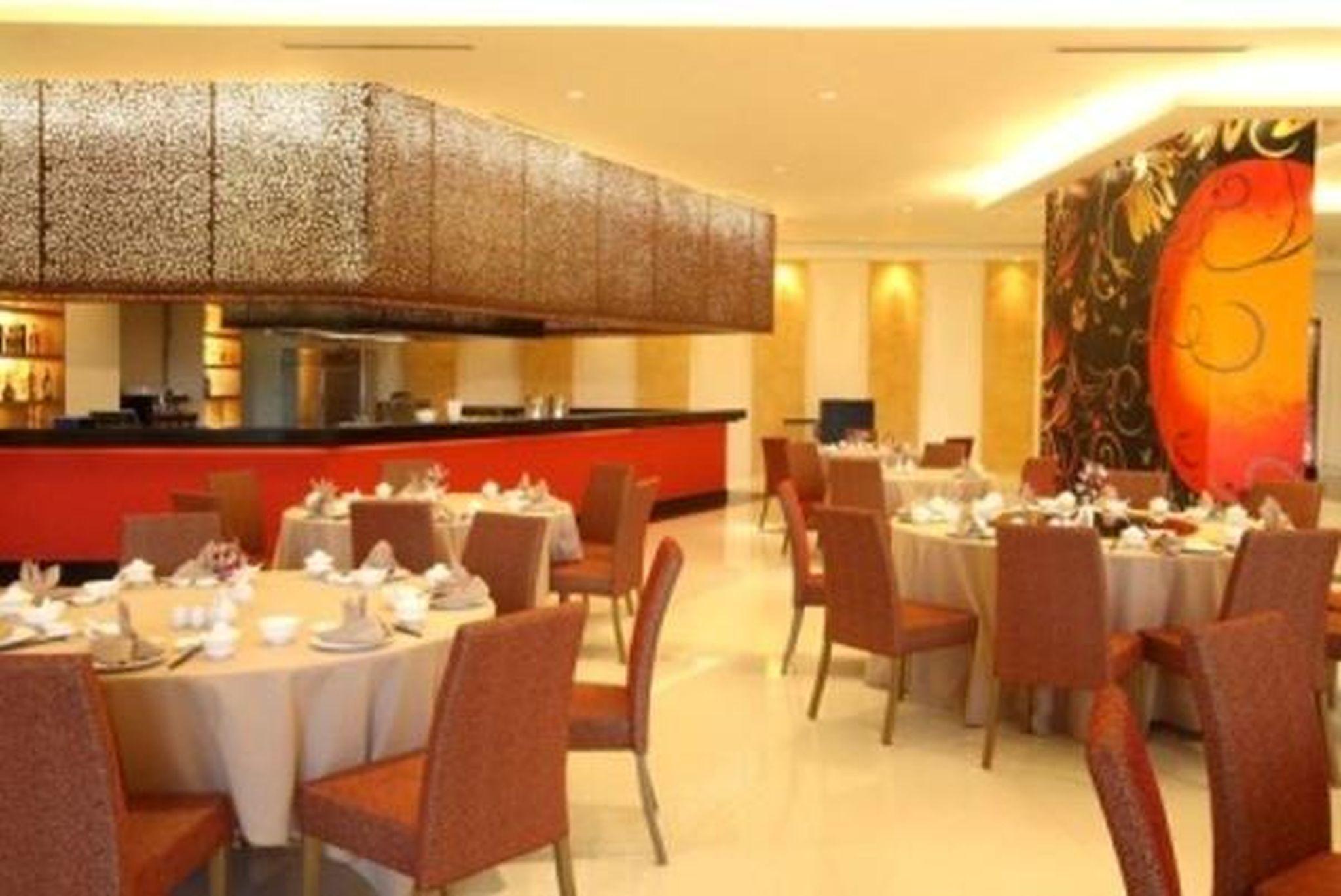 The Bellevue Manila Hotell Muntinlupa City Exteriör bild