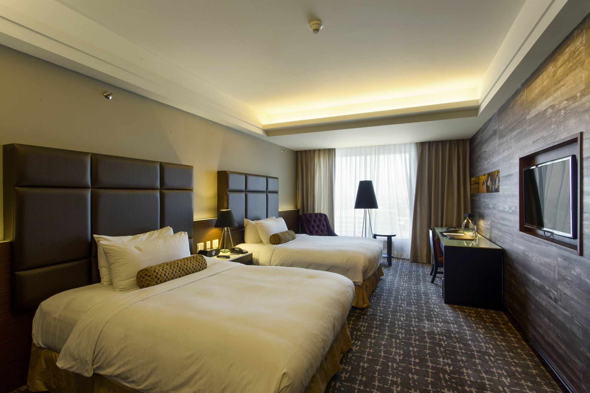 The Bellevue Manila Hotell Muntinlupa City Exteriör bild
