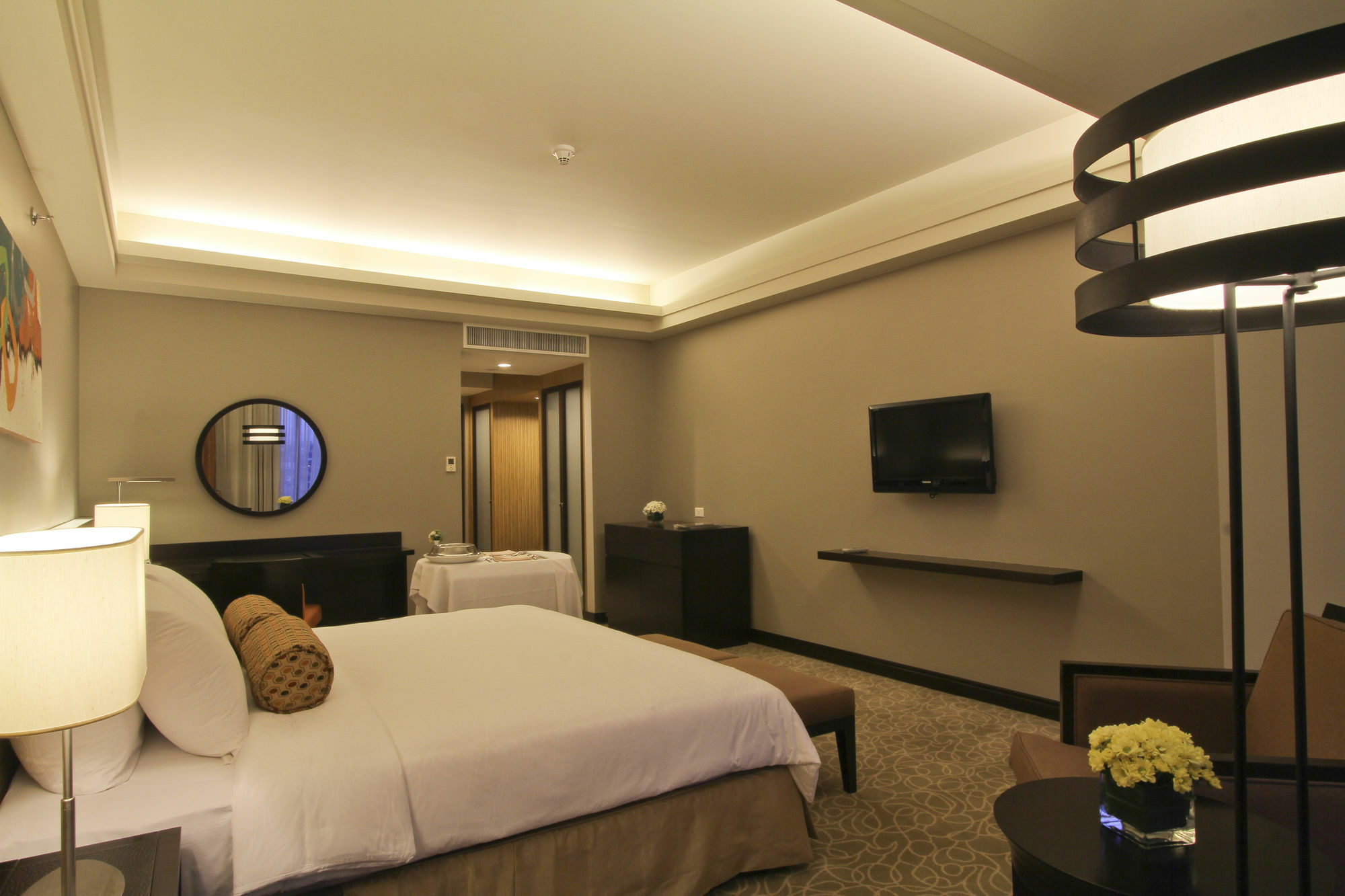 The Bellevue Manila Hotell Muntinlupa City Exteriör bild