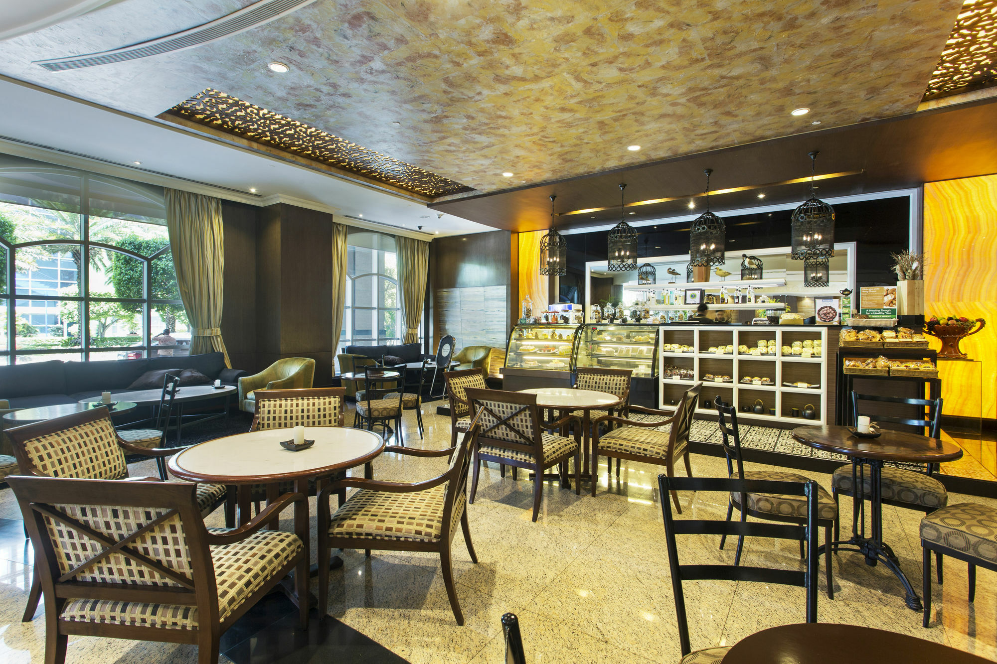 The Bellevue Manila Hotell Muntinlupa City Exteriör bild