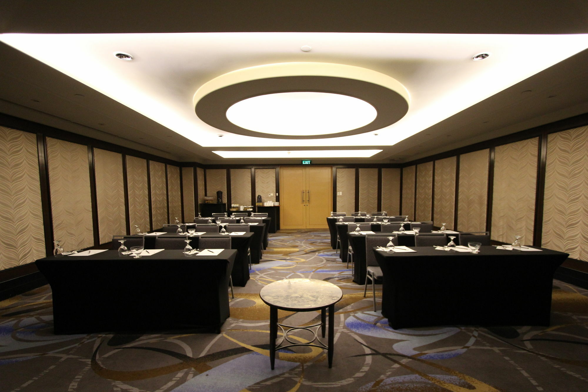 The Bellevue Manila Hotell Muntinlupa City Exteriör bild